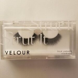 VELOUR LASHES // strut it 1/$20 and $15 each additional